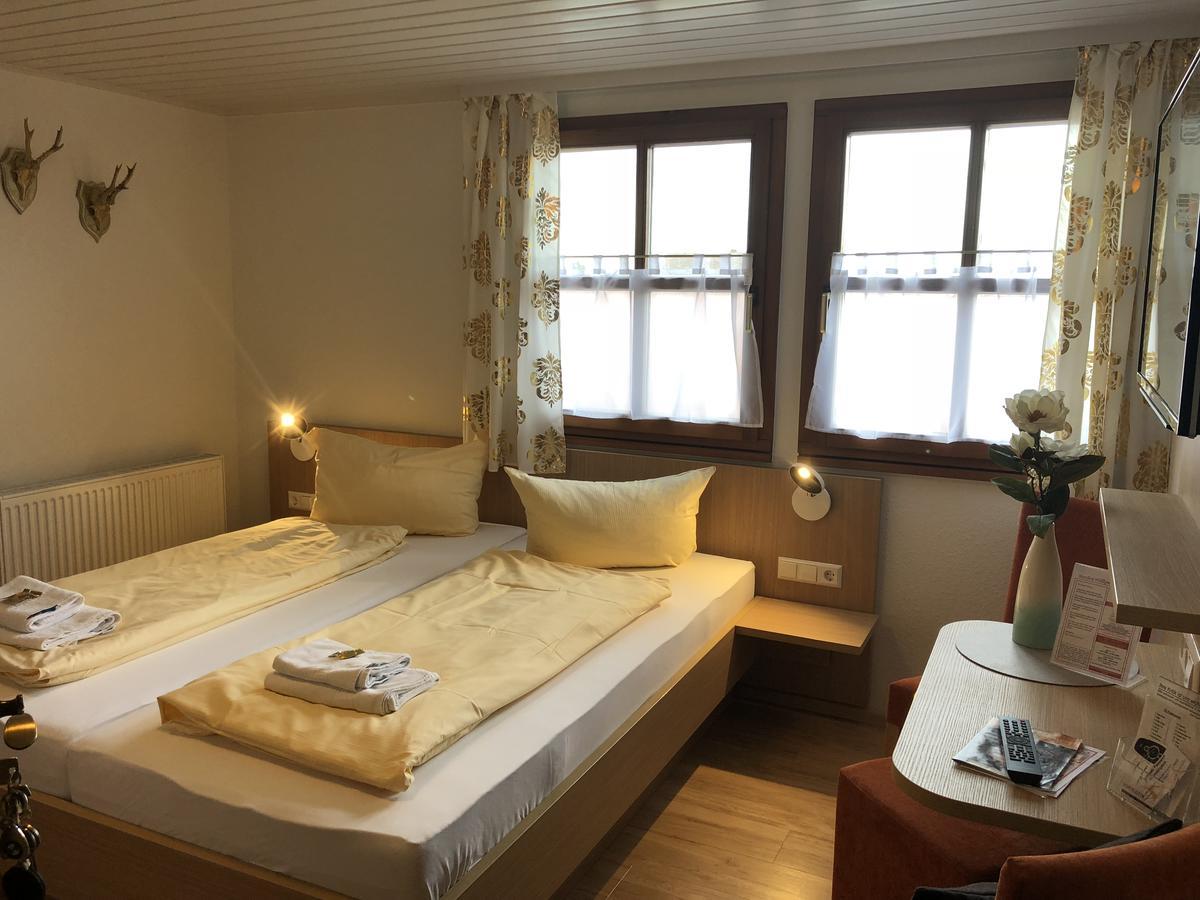 Hotel - Restaurant Hirschen - Werneths Landgasthof Beim Europa- Park Rust Rheinhausen Kültér fotó