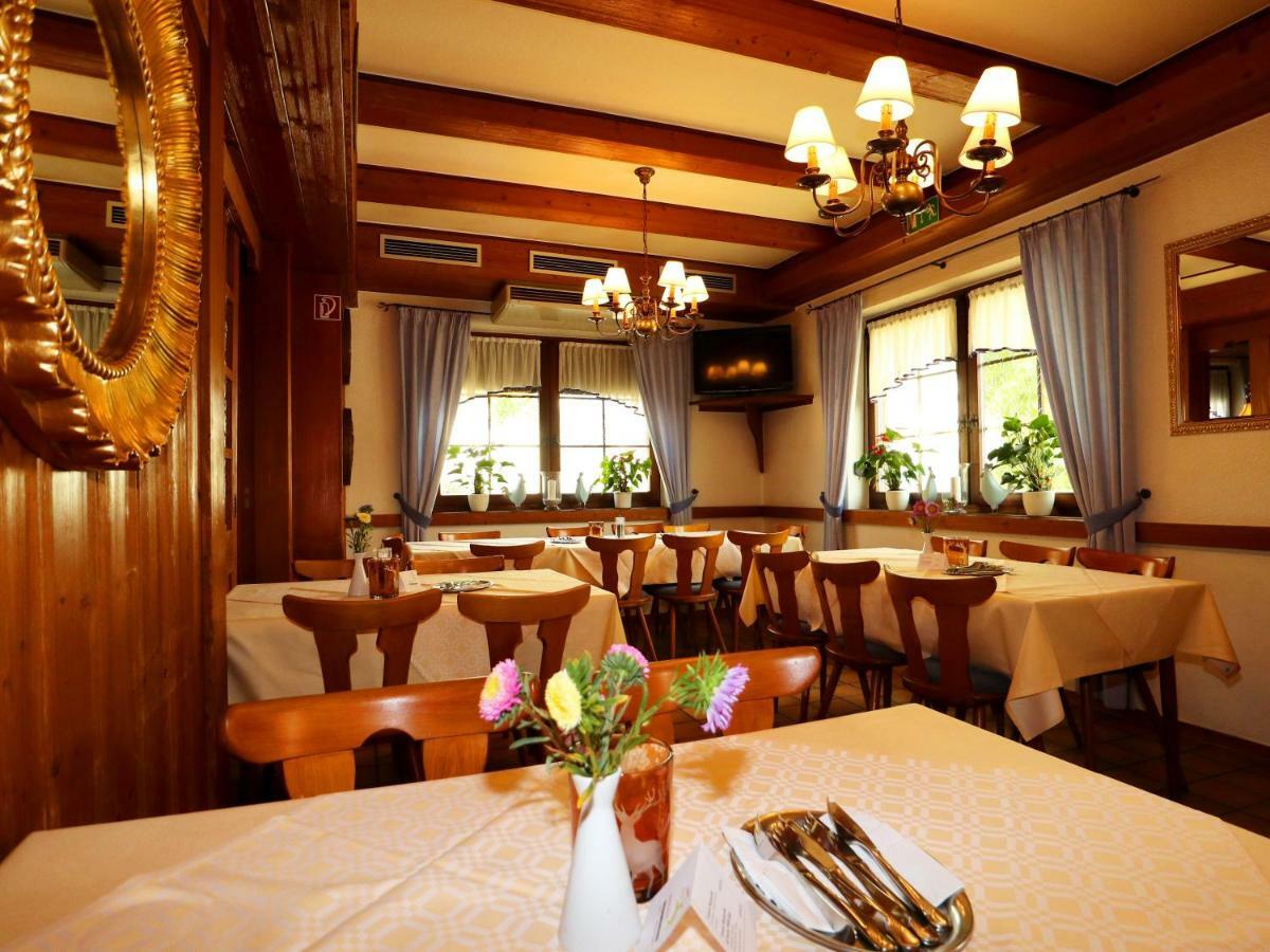 Hotel - Restaurant Hirschen - Werneths Landgasthof Beim Europa- Park Rust Rheinhausen Kültér fotó
